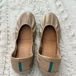 Tieks champagne gold